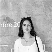 Arquitecta y diseñadora de interiores, apasionada por el diseño, el arte y la música. Clases online